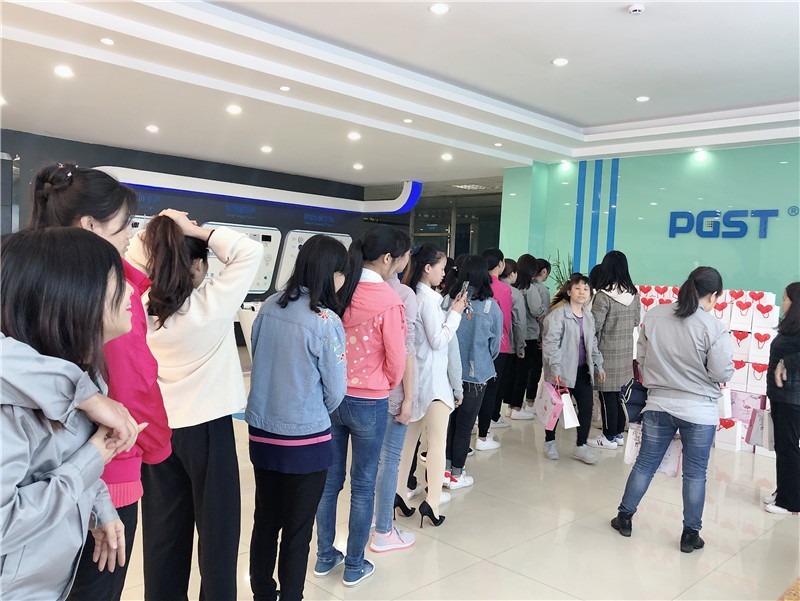 三八妇女节,PA旗舰厅集团为全体女员工发放温馨福利 三八妇女节,PA旗舰厅集团为全体女员工发放温馨福利